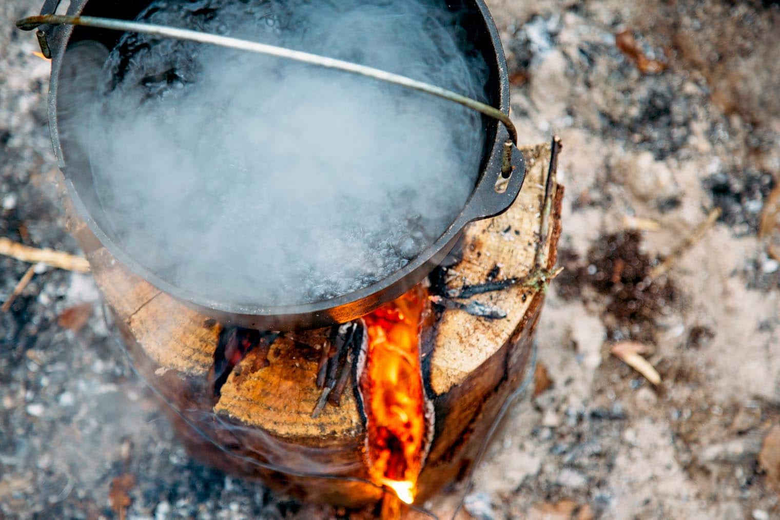 How to Make a Swedish Fire Log Fresh Off The Grid